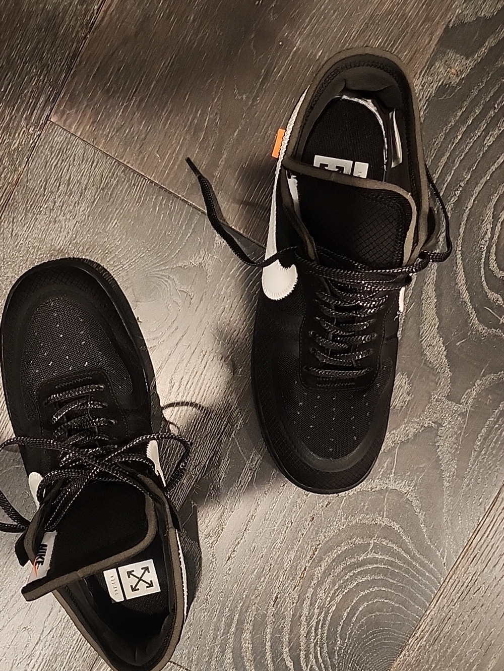 Off-White Black Low-Top Sneakers